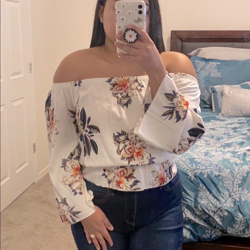 NWOT Floral Sleeveless Blouse